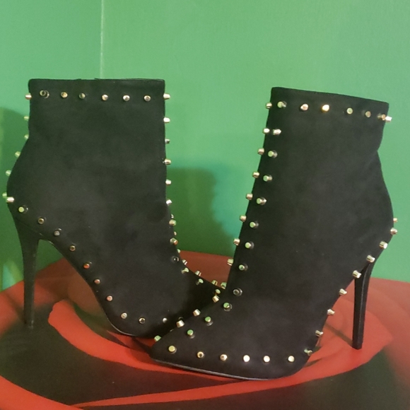 Lilana Booties - Picture 2 of 4